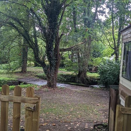 Chamant mobile home situé au coeur du lac Blangy-le-Château Extérieur photo
